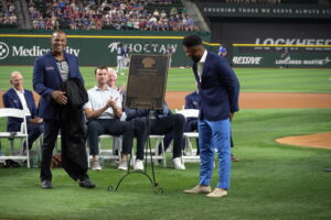 Elvis Andrus, orgullo venezolano, exaltado al Salón de la Fama de los Texas Rangers
